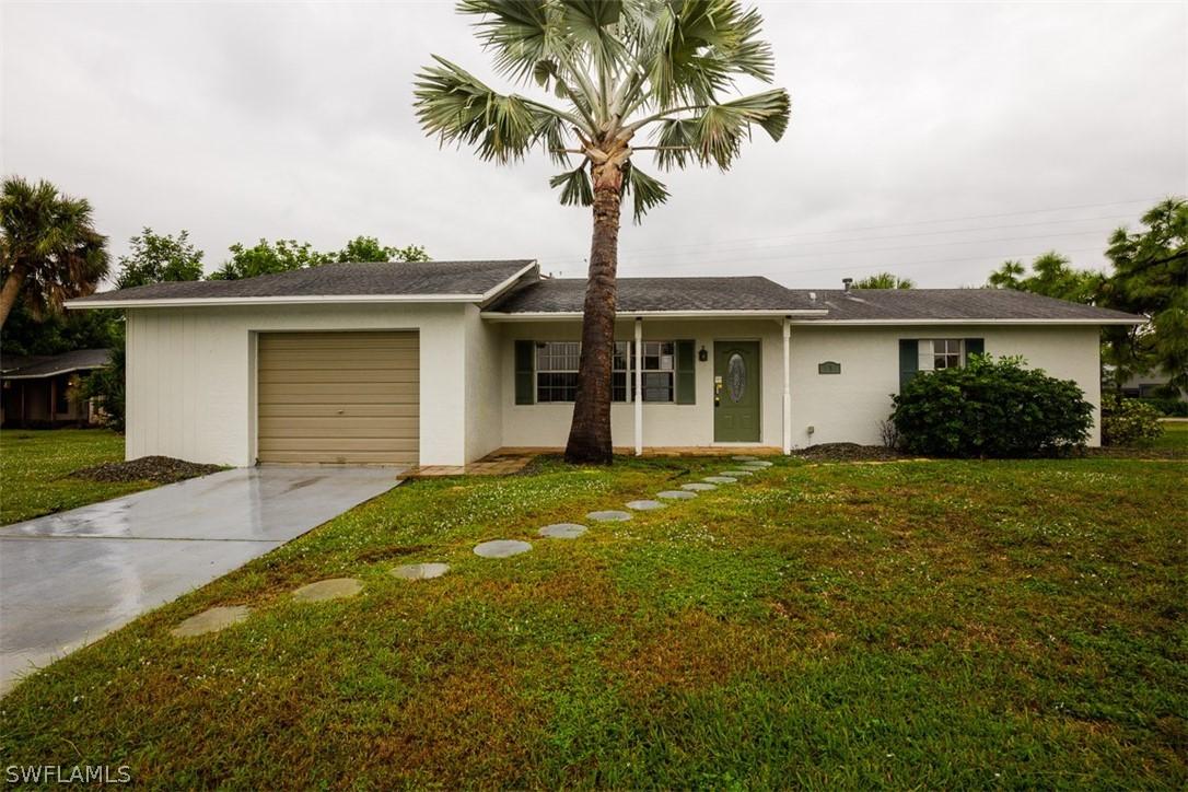 19362 Coraltree Ct., Lehigh Acres, FL 33936