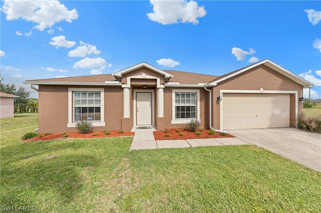 527 NE 5th Ct., Cape Coral, FL 33909