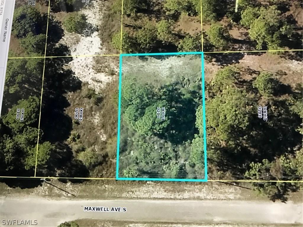 1016 Maxwell Ave., Lehigh Acres, FL 33974