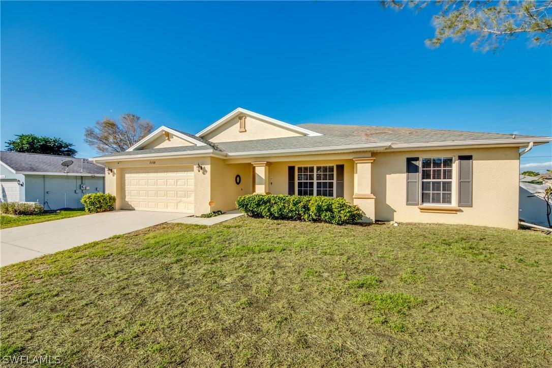 2208 SW 11th Ct., Cape Coral, FL 33991
