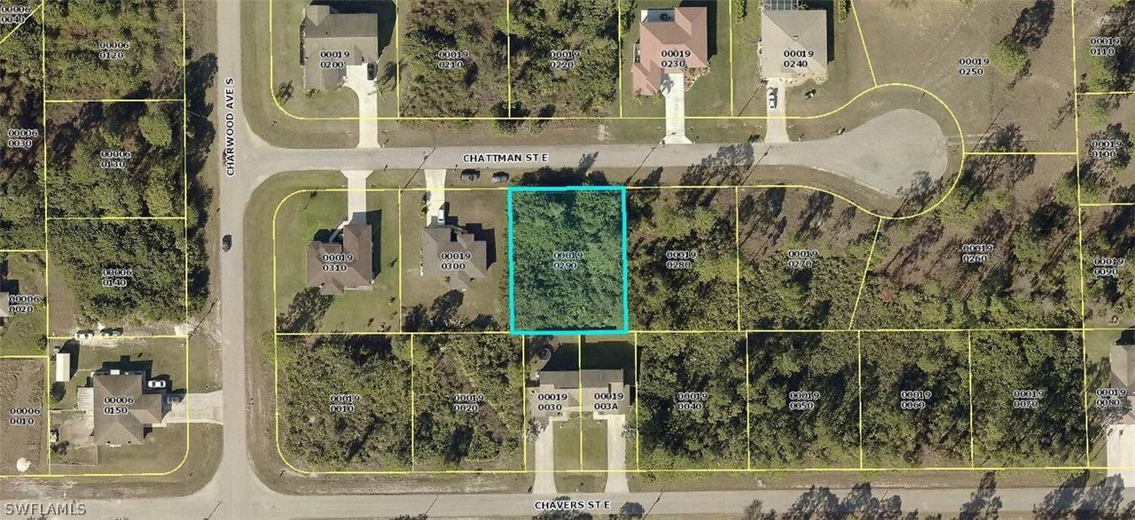 660 Chattman St., Lehigh Acres, FL 33974