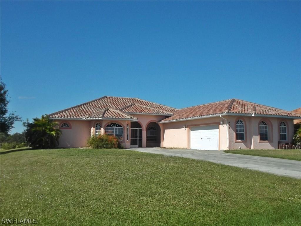 911 Highland Ave., Lehigh Acres, FL 33972