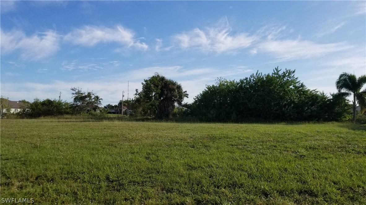 2208 SW 28th Ln., Cape Coral, FL 33914