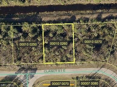 627 Clancy St., Lehigh Acres, FL 33974