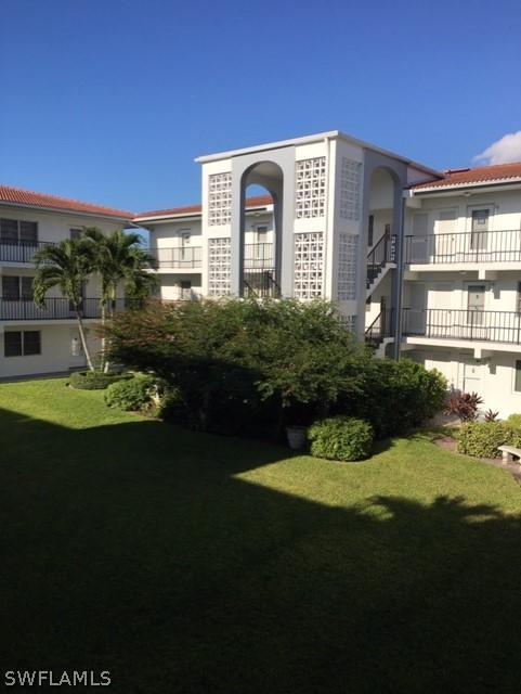 5 High Point Cir. #205, Naples, FL 34103