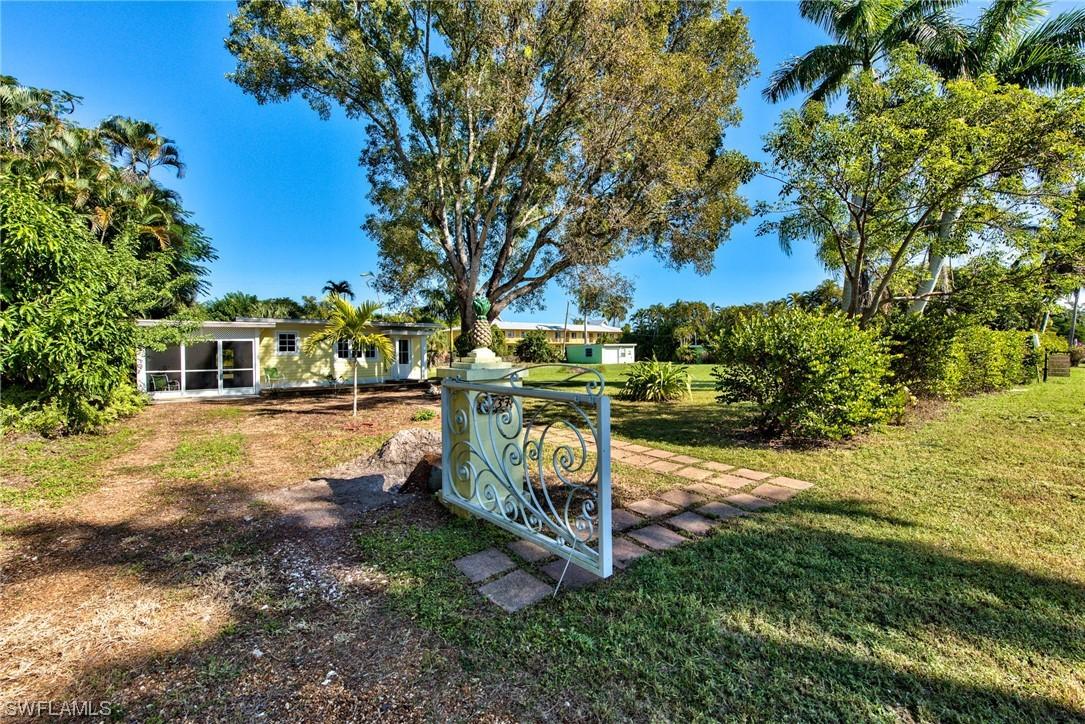 1237 Creech Rd., Naples, FL 34103