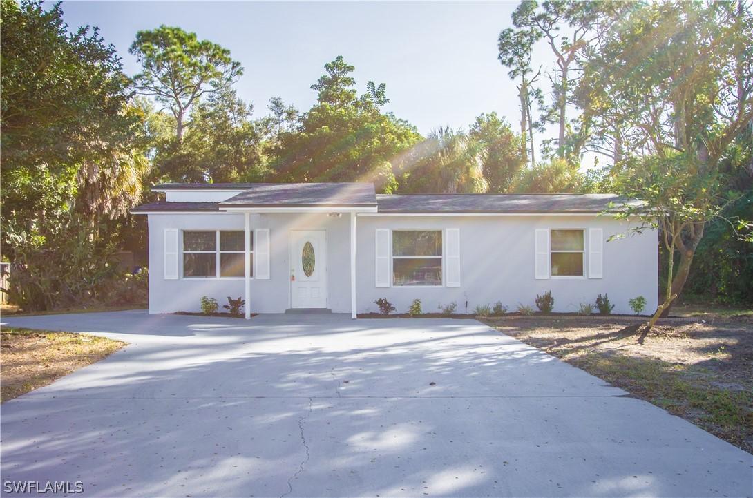 112 Lincoln Ave., Lehigh Acres, FL 33936