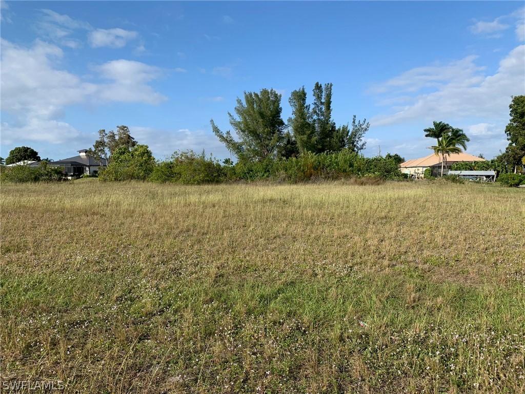 3703 NW 9th Ter., Cape Coral, FL 33993