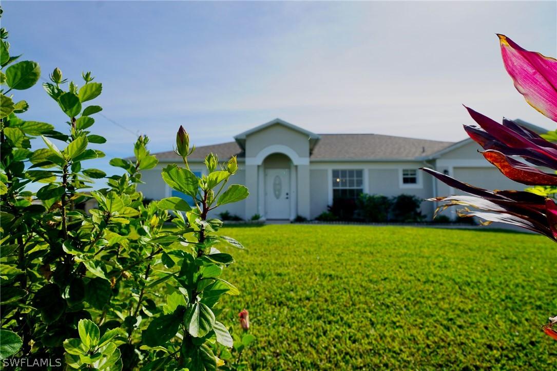 2208 NW 5th Ter., Cape Coral, FL 33993