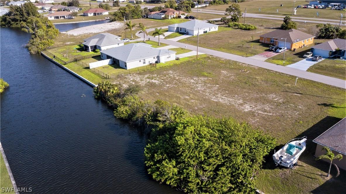 812 SW 8th Pl., Cape Coral, FL 33991