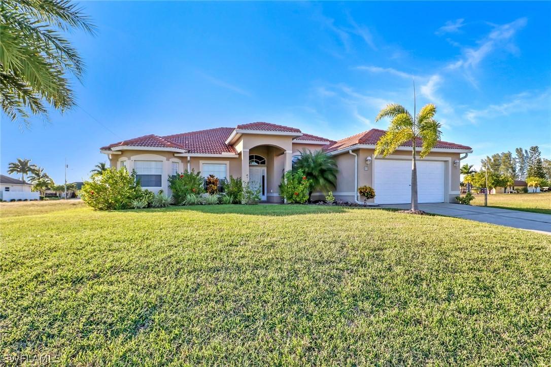 902 NW 36th Pl., Cape Coral, FL 33993