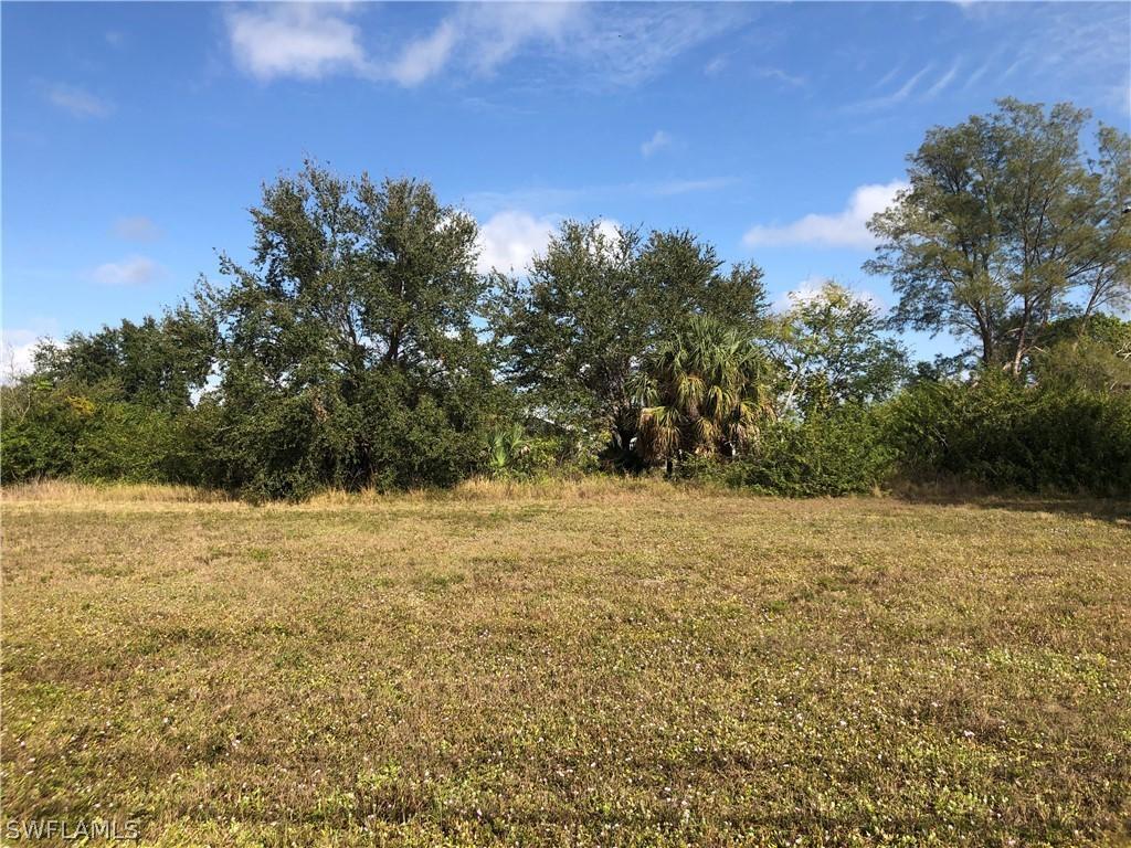 609 SE 4th Ter., Cape Coral, FL 33990