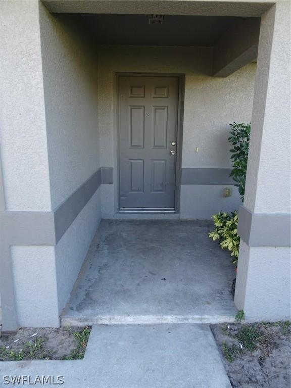 724 Ichabod Ave., Lehigh Acres, FL 33973
