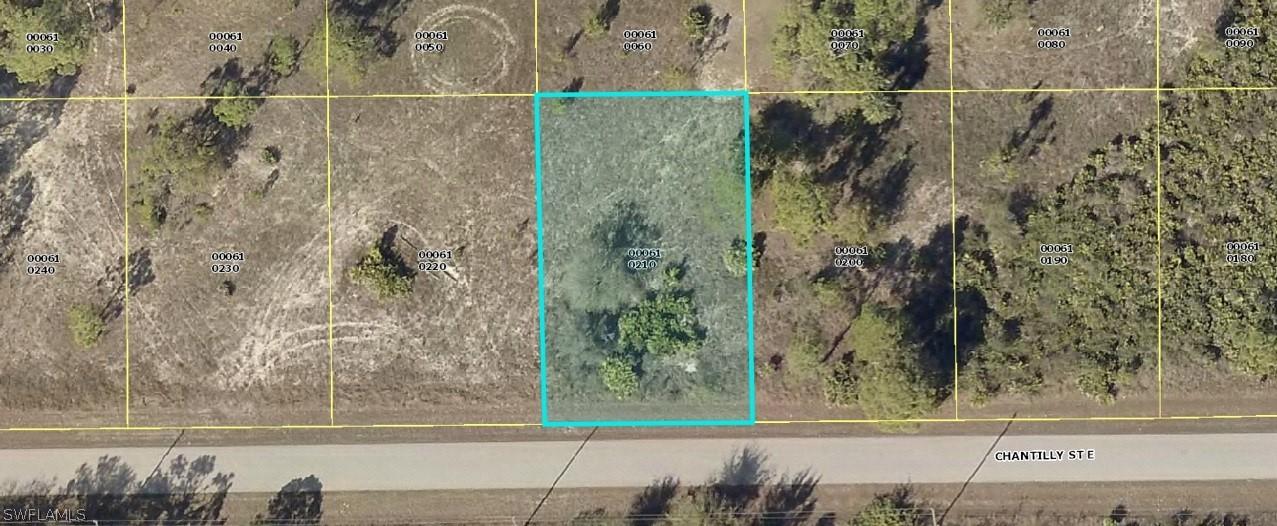 829 Chantilly St., Lehigh Acres, FL 33974