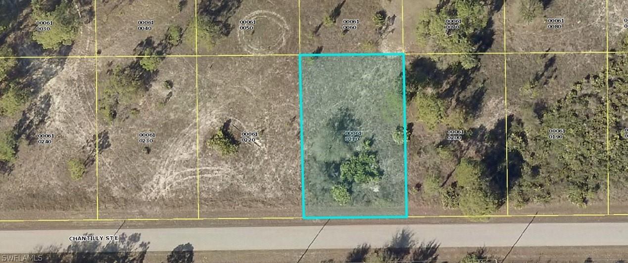 831 Chantilly St., Lehigh Acres, FL 33974