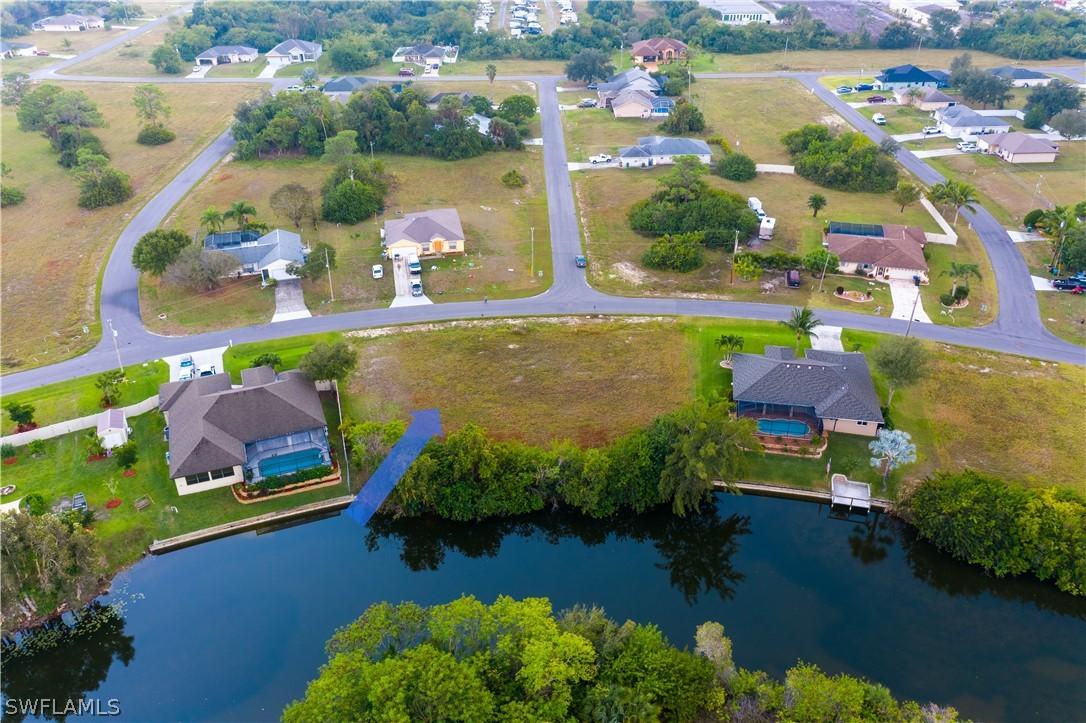 407 NE 5th Ter., Cape Coral, FL 33909