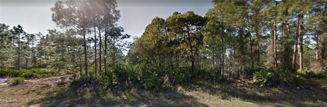 1615 Edison Ave., Lehigh Acres, FL 33972