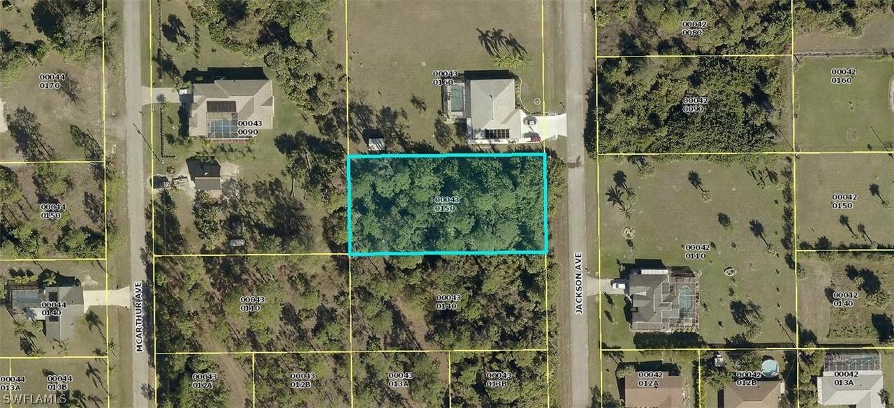 705 Jackson Ave., Lehigh Acres, FL 33972