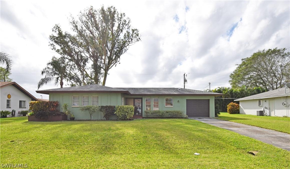 1318 SE 44th Ter., Cape Coral, FL 33904