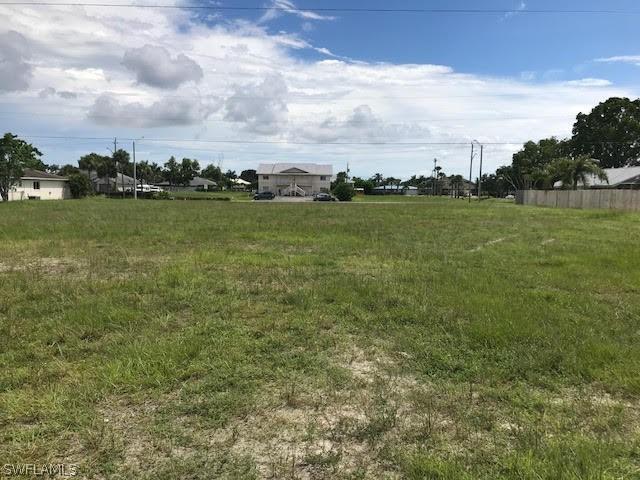 923 Cape Coral Pkwy., Cape Coral, FL 33914