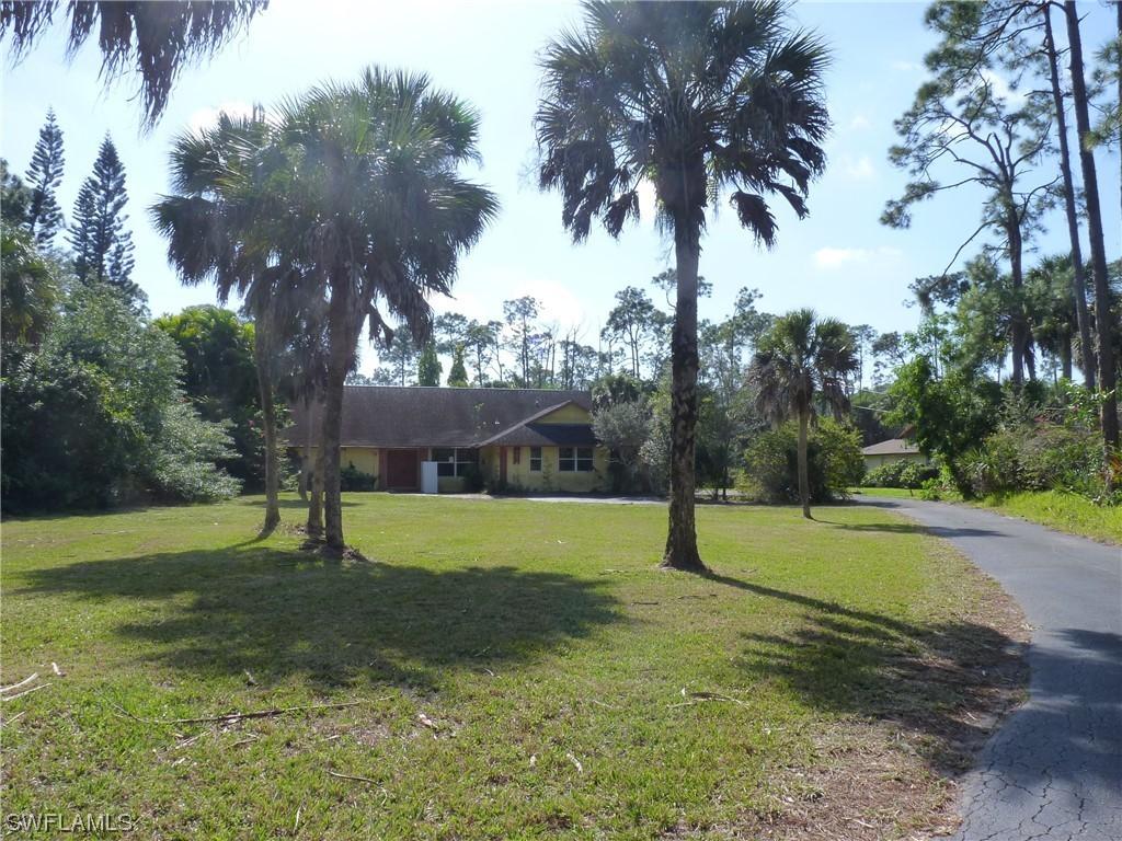 5290 Hawthorn Woods Way, Naples, FL 34116