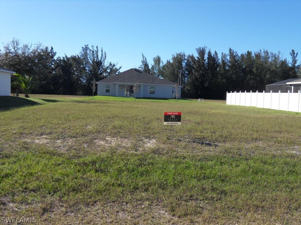 3822 NE 23rd Pl., Cape Coral, FL 33909