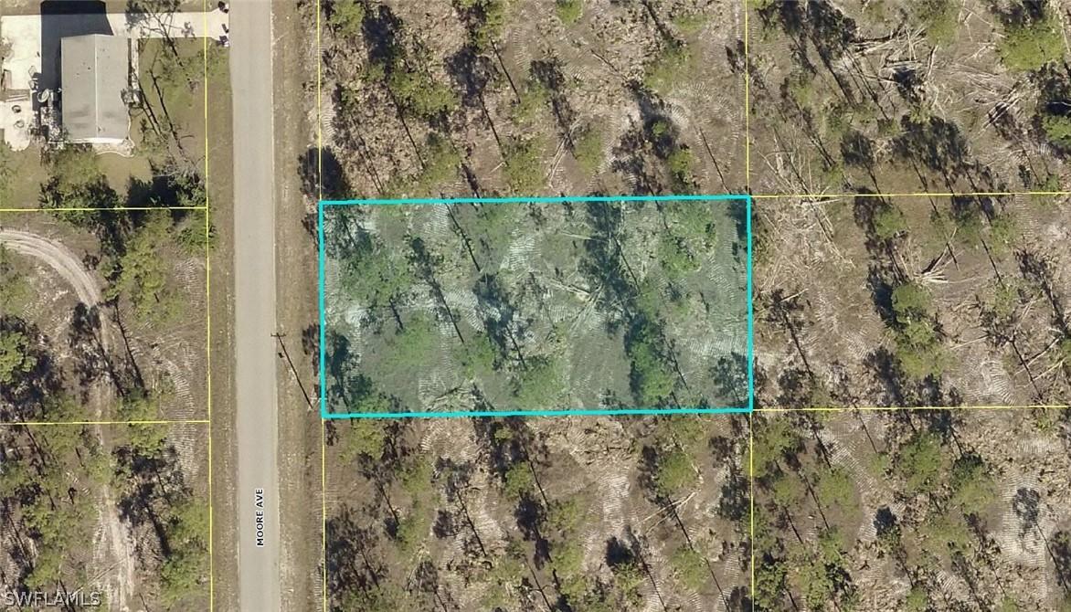 206 Moore Ave., Lehigh Acres, FL 33936