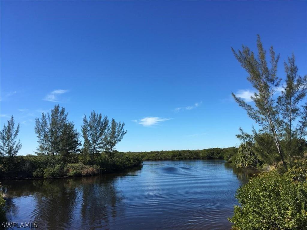 216 NW 39th Ave., Cape Coral, FL 33993