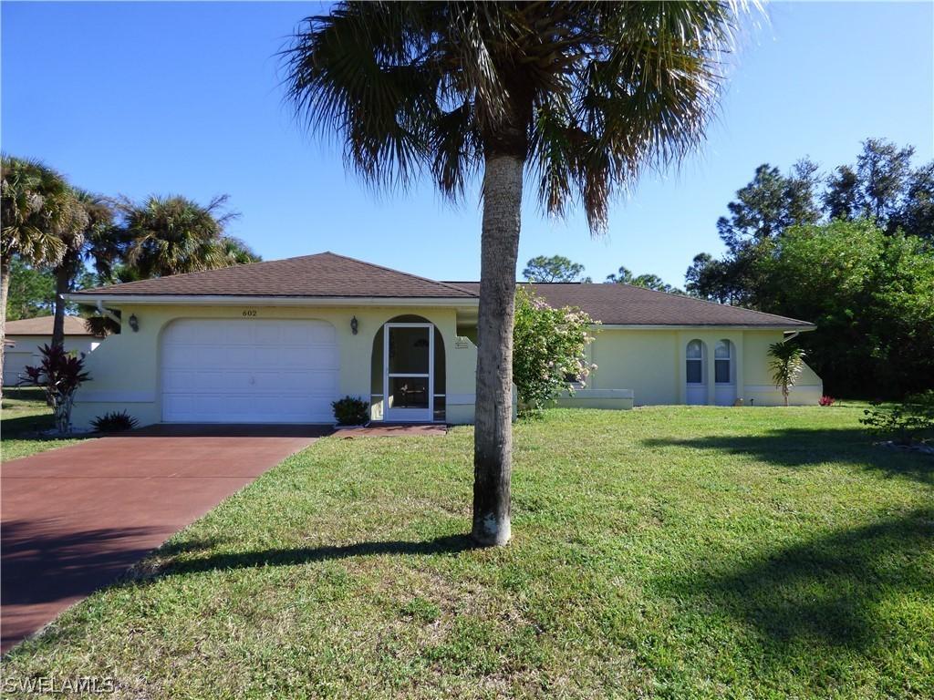 602 Hamilton Ave., Lehigh Acres, FL 33972