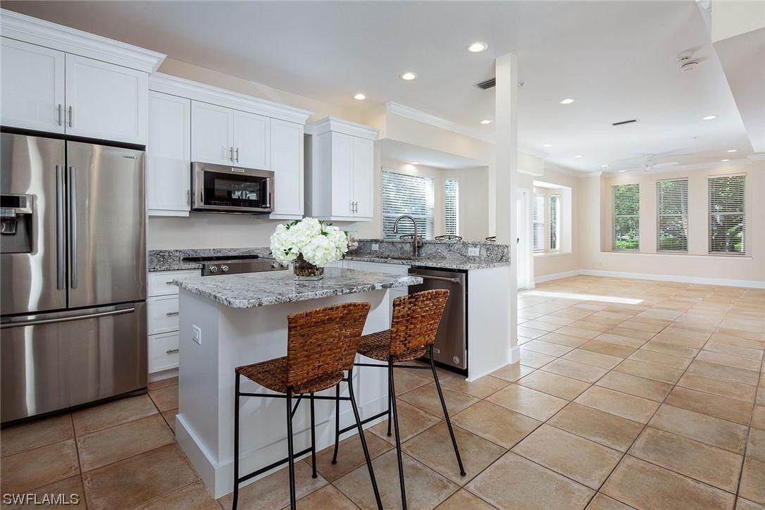 711 10th Ave., Naples, FL 34102