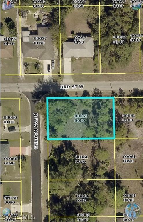 208 Gordon Ave., Lehigh Acres, FL 33971