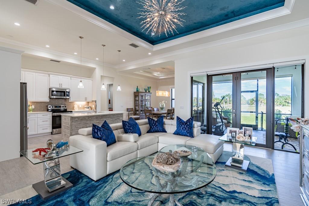 209 Jung Blvd., Naples, FL 34120