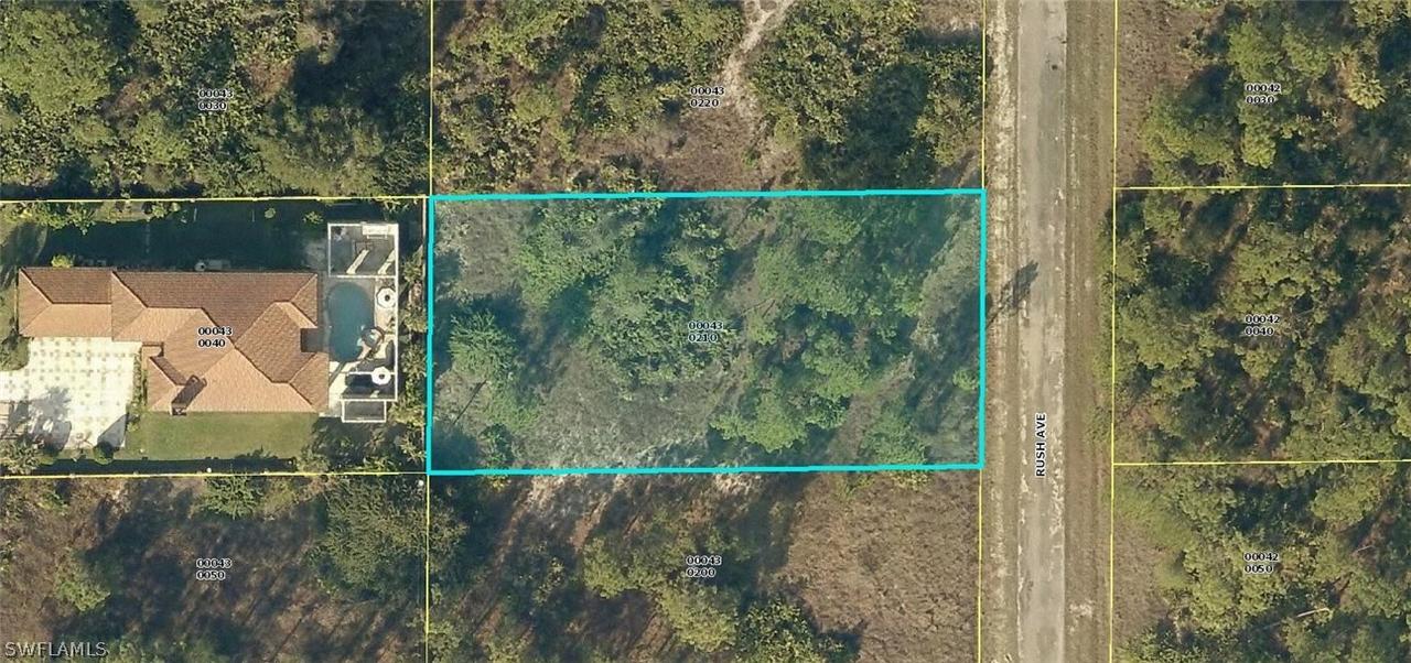 1517 Rush Ave., Lehigh Acres, FL 33972