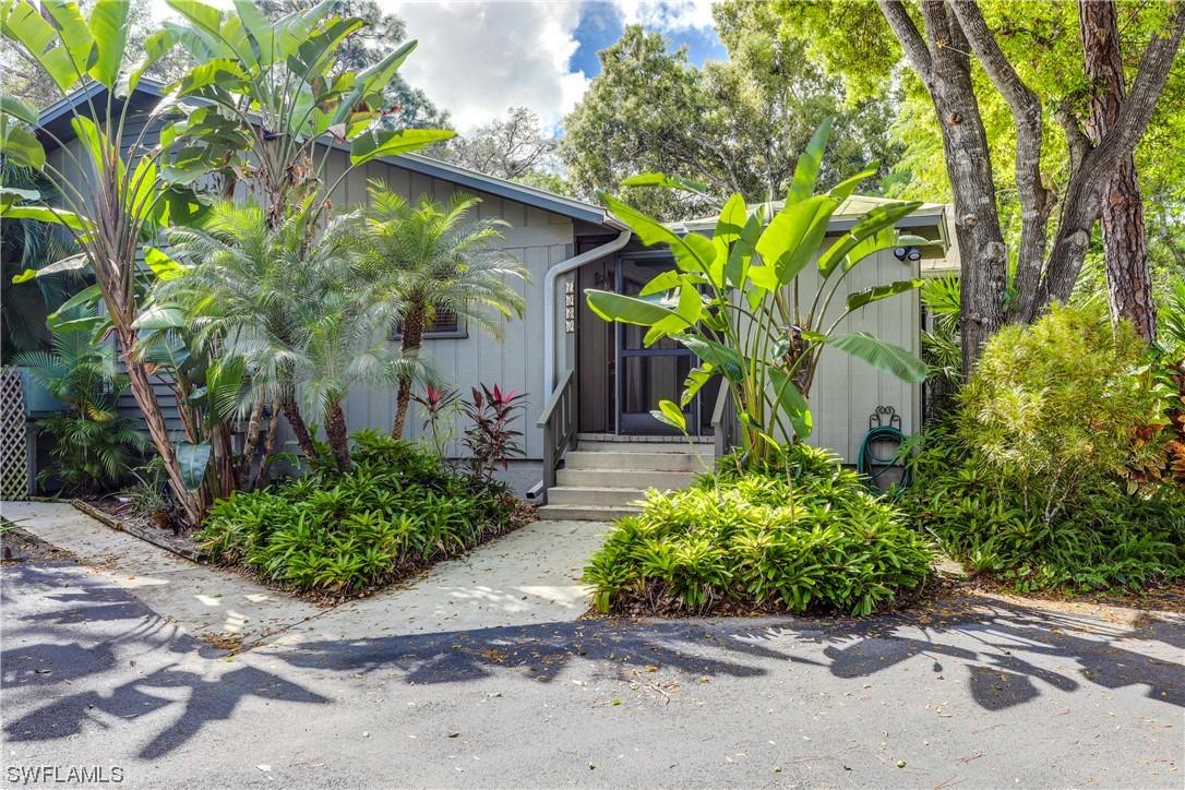 1040 Oak Forest Dr. #18-7, Naples, FL 34104