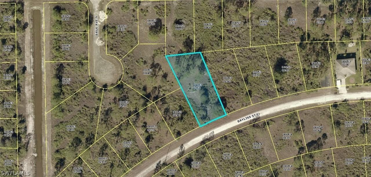 1157 Bayliss St., Lehigh Acres, FL 33974