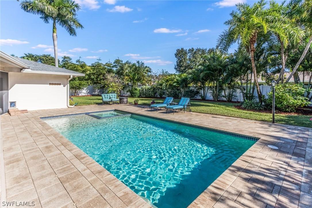 5619 Shaddelee Ln., Fort Myers, FL 33919
