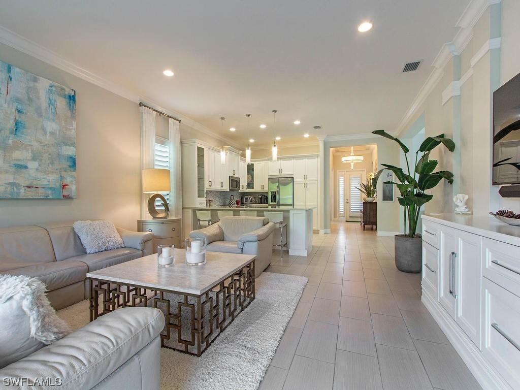 3555 Beaufort Ct., Naples, FL 34119