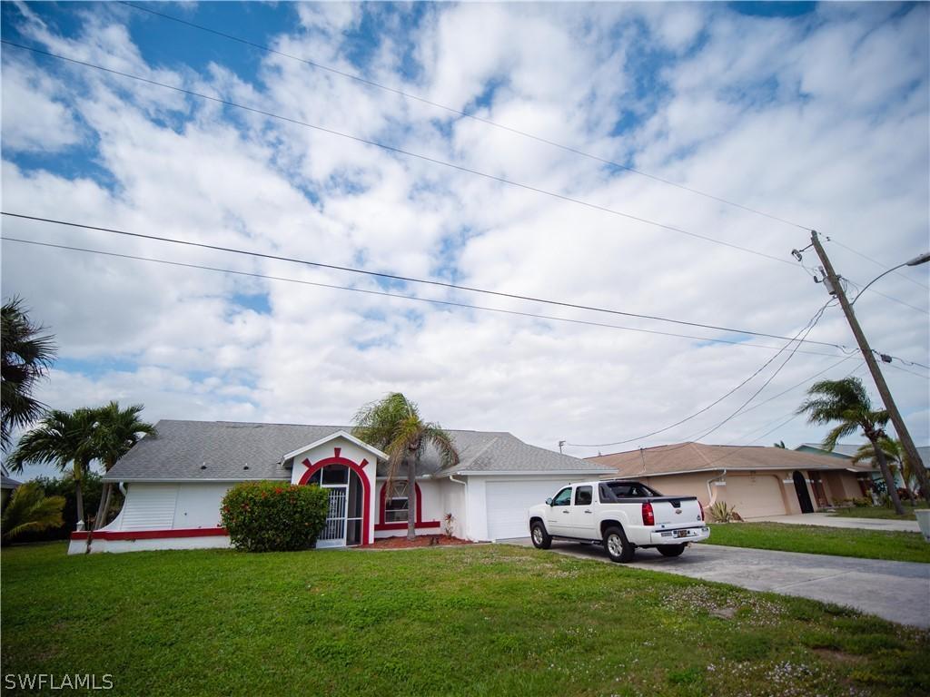 3732 SE 15th Pl., Cape Coral, FL 33904