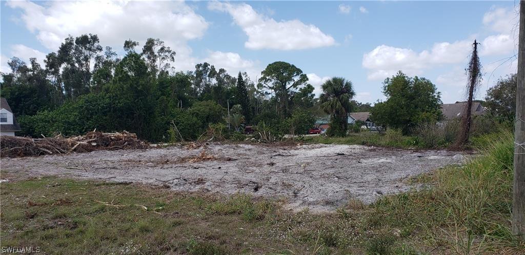 17461/463 Dumont Dr., Fort Myers, FL 33967