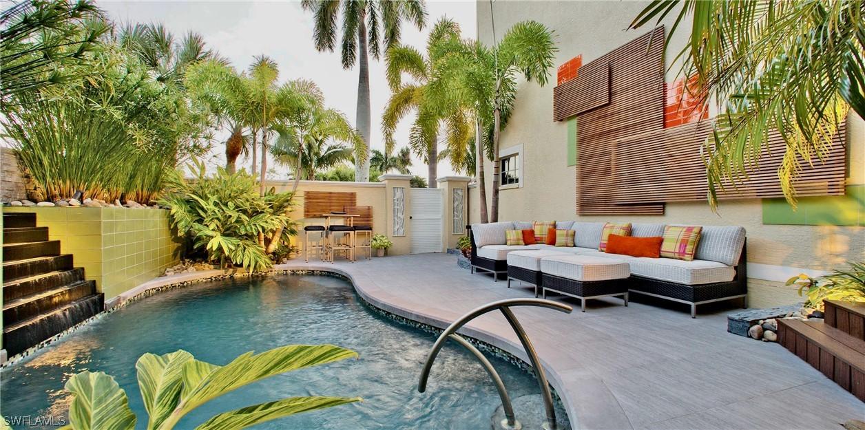 439 8th Ave. #103, Naples, FL 34102