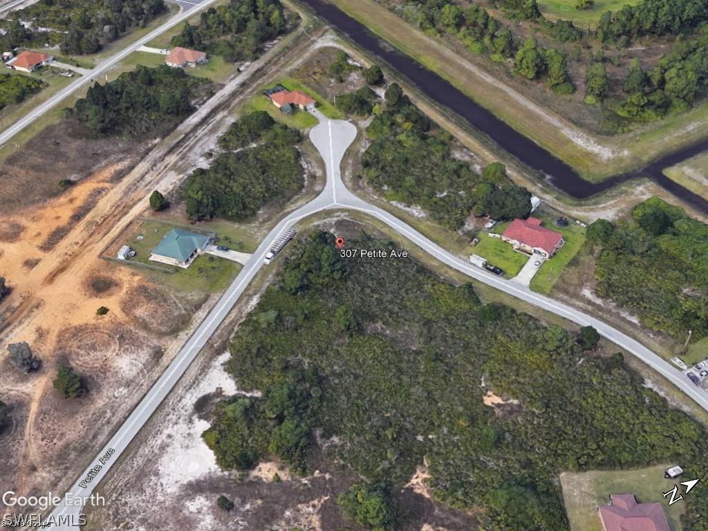 307 Petite Ave., Lehigh Acres, FL 33974
