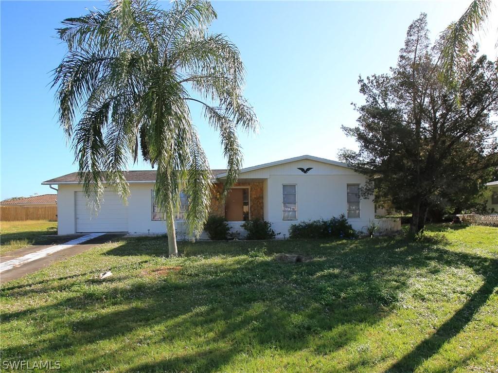 206 Punta Alta Ct., Lehigh Acres, FL 33936
