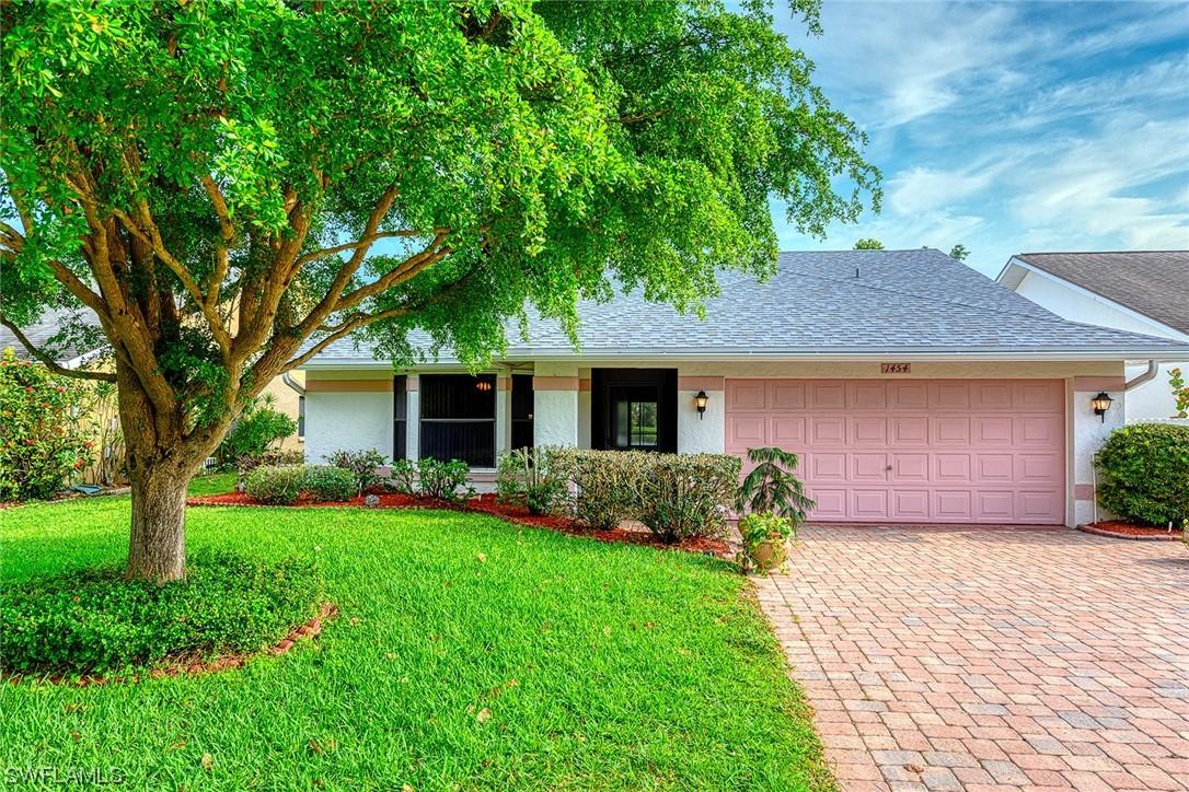 1454 Monarch Cir., Naples, FL 34116