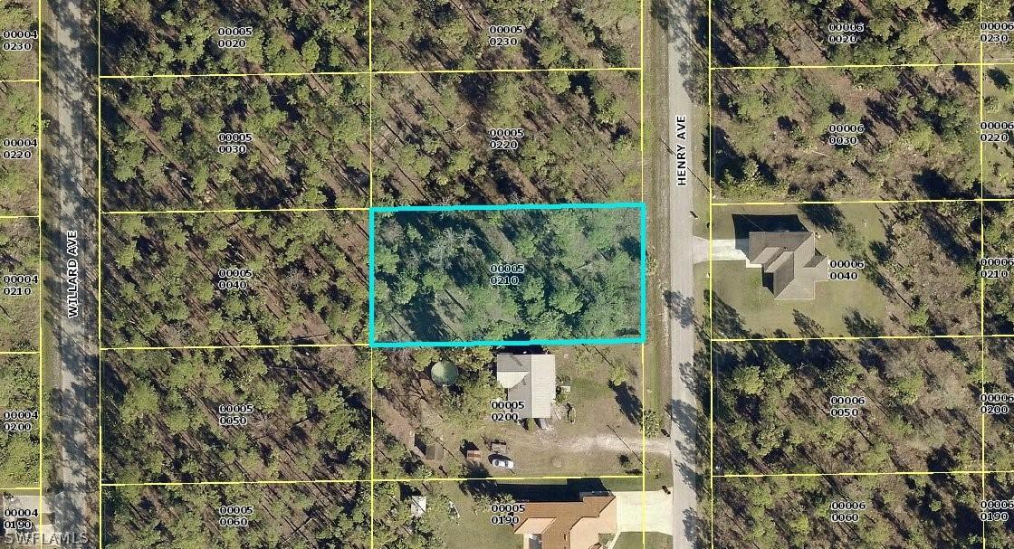817 Henry Ave., Lehigh Acres, FL 33972
