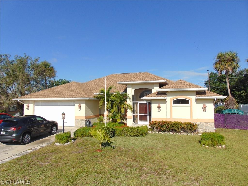 319 Inman St., Lehigh Acres, FL 33936