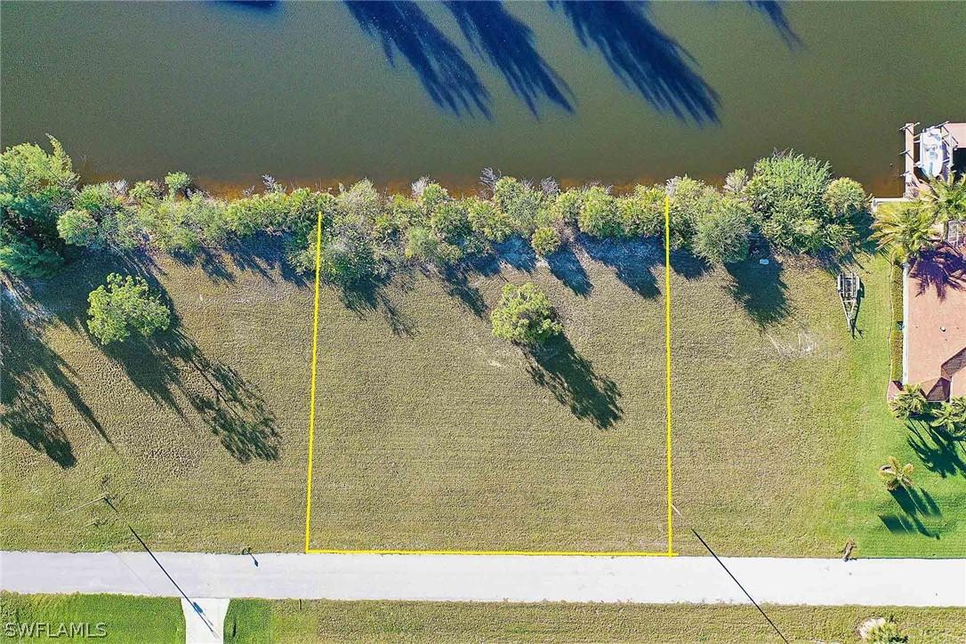 2322 NW 37th Pl., Cape Coral, FL 33993