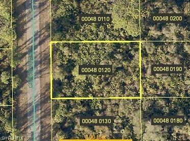 567 Genoa Ave., Lehigh Acres, FL 33974