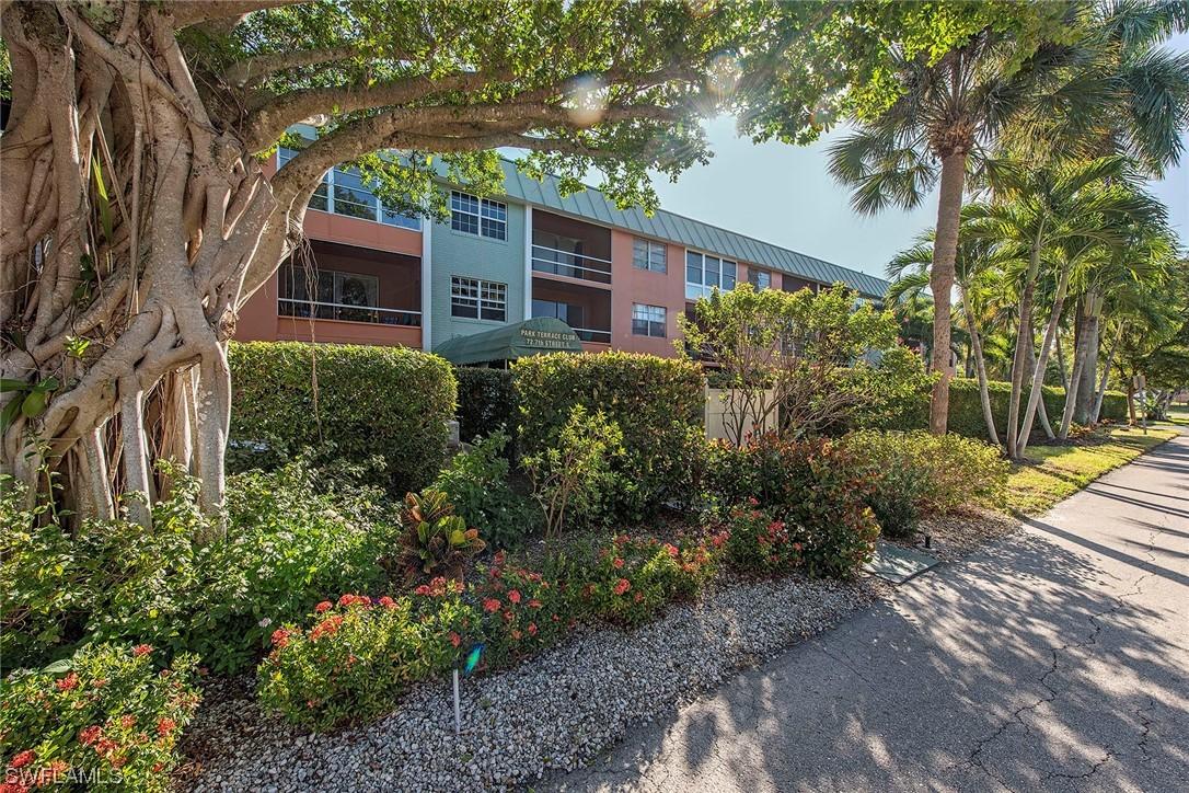 72 7th St. #206, Naples, FL 34102