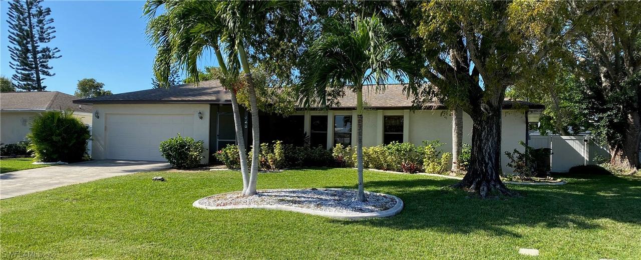 328 SE 17th Pl., Cape Coral, FL 33990