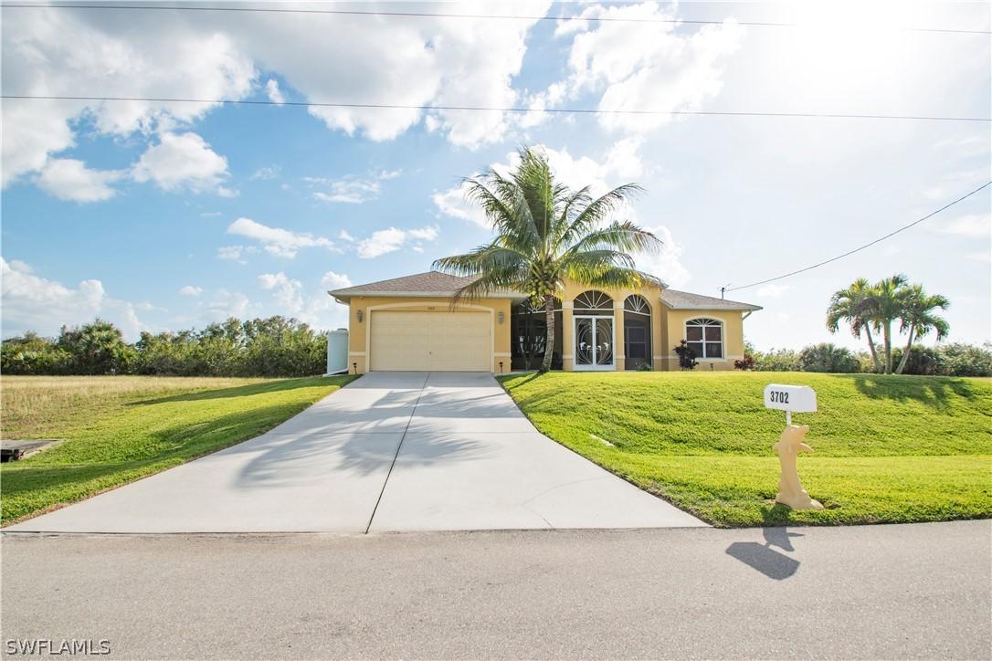 3702 NW 41st Ln., Cape Coral, FL 33993